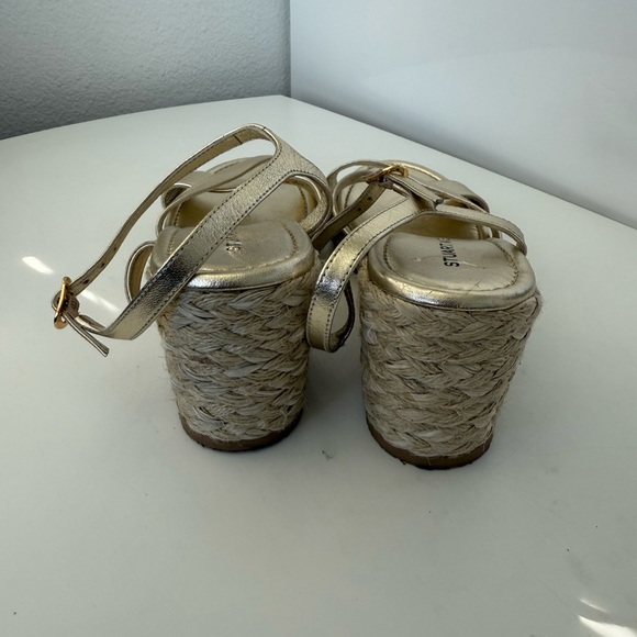Stuart Weitzman Gold Wedge Sandals size 7.5 - Picture 6 of 9